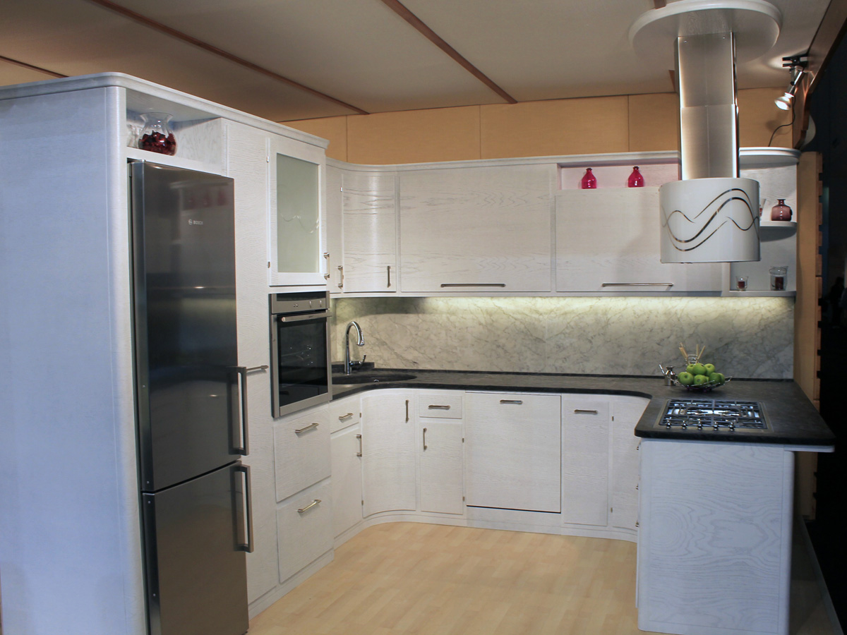 Cucina moderna bianca