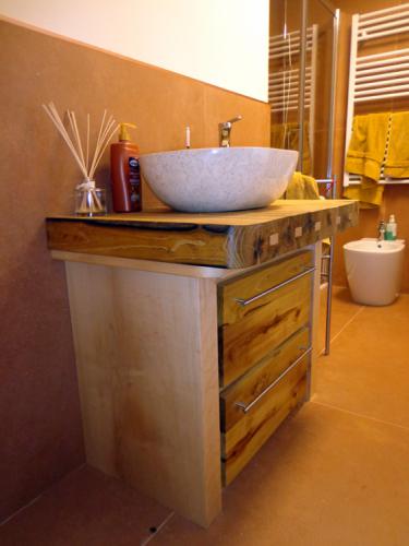 bagno-rustico-su-misura